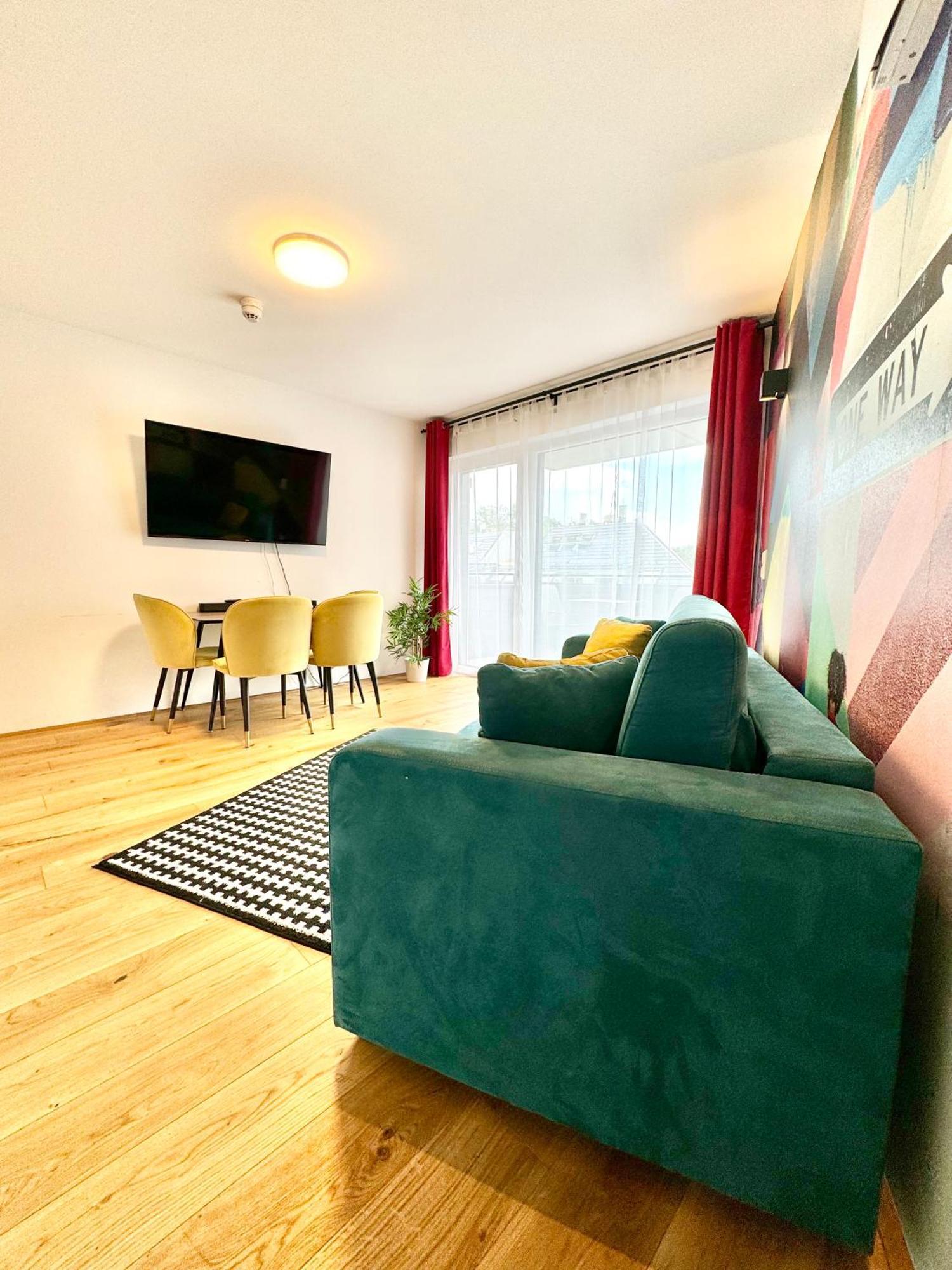 Designer Mit Balkon Apartment *