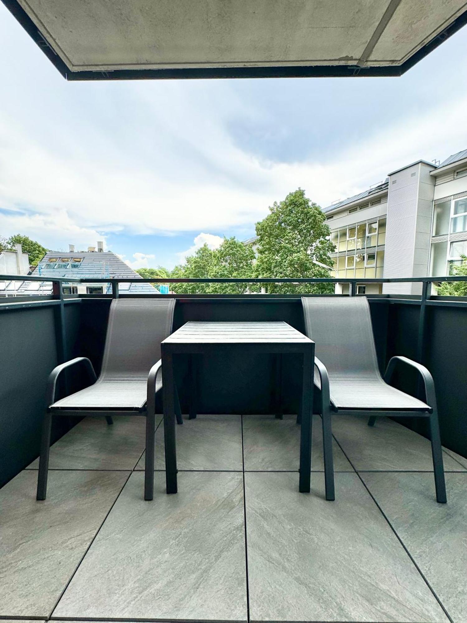 Designer Mit Balkon *